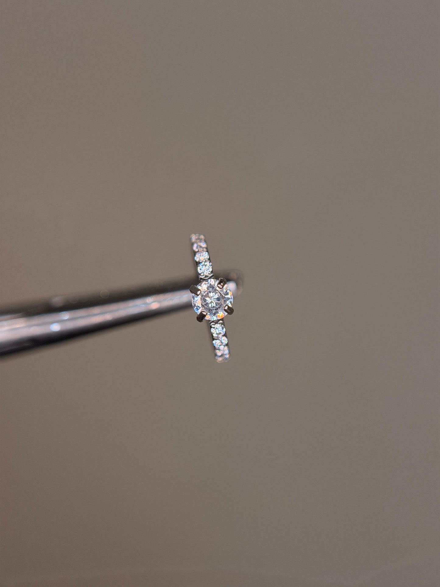 Stud Radiant hoop
