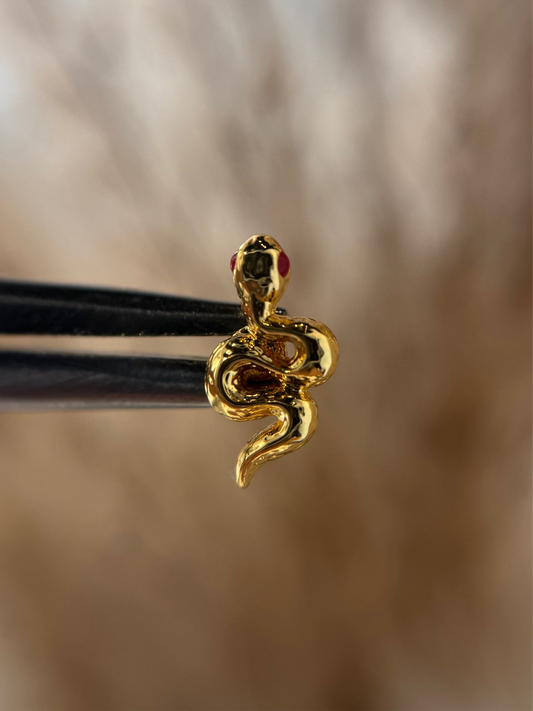 Solid snake dermal top