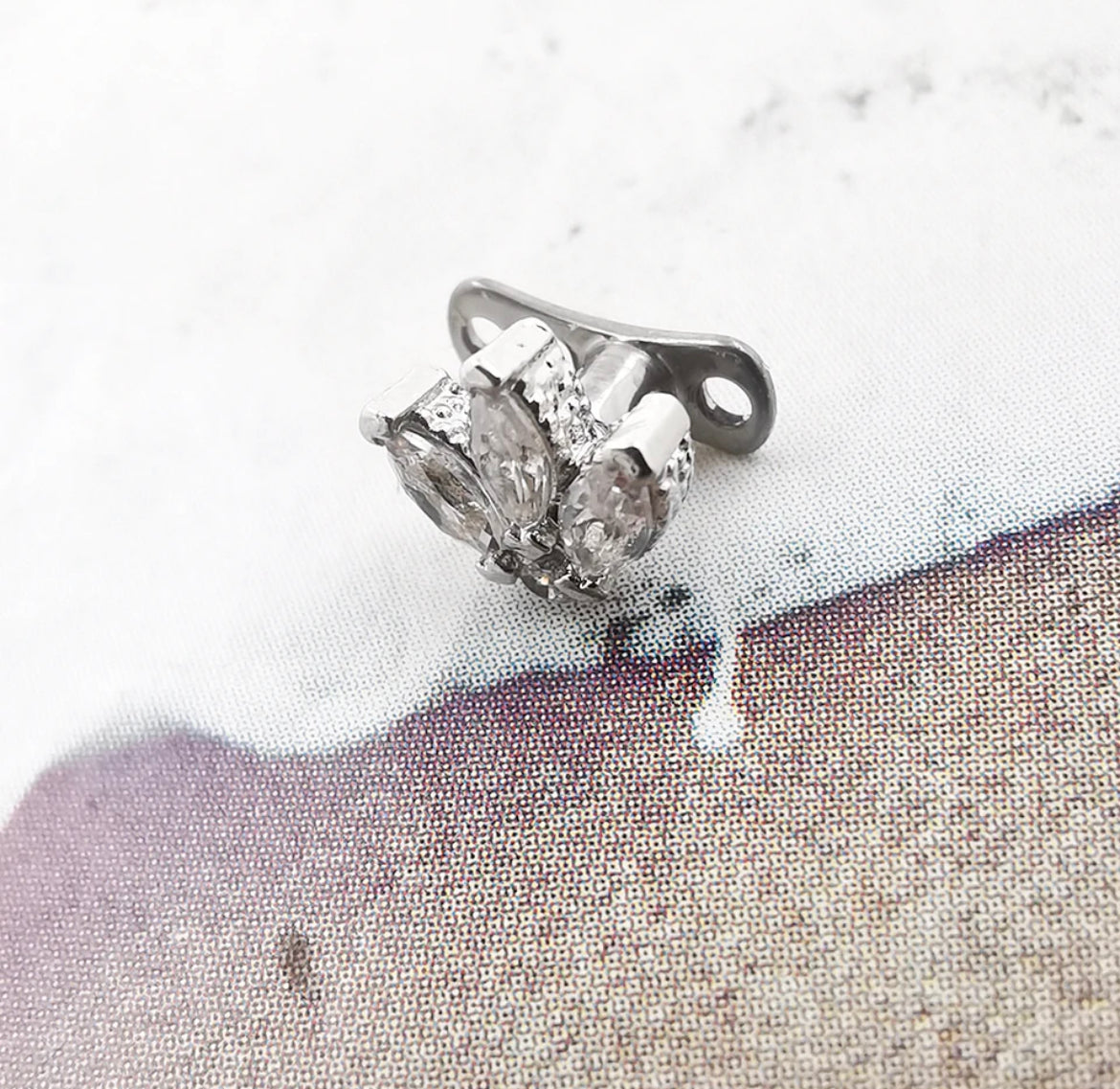Queen dermal top
