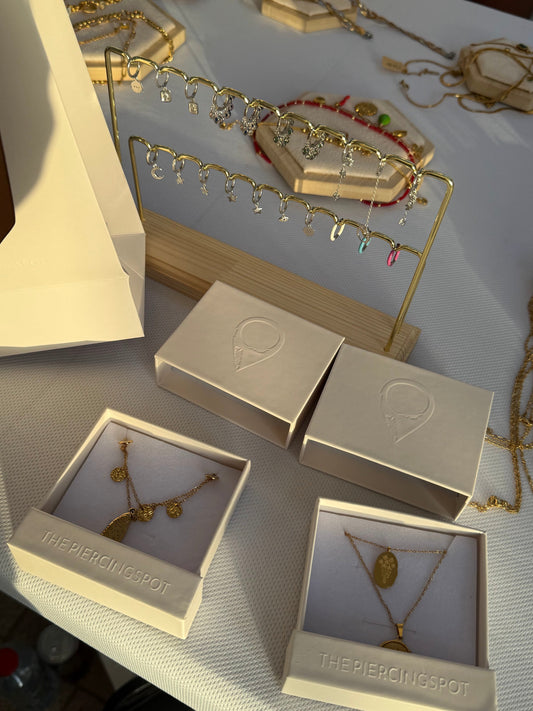 Sealed, hygienically packed piercing jewelry