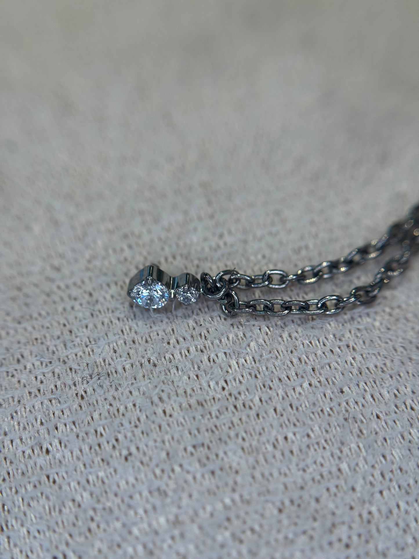 Dos stud chain