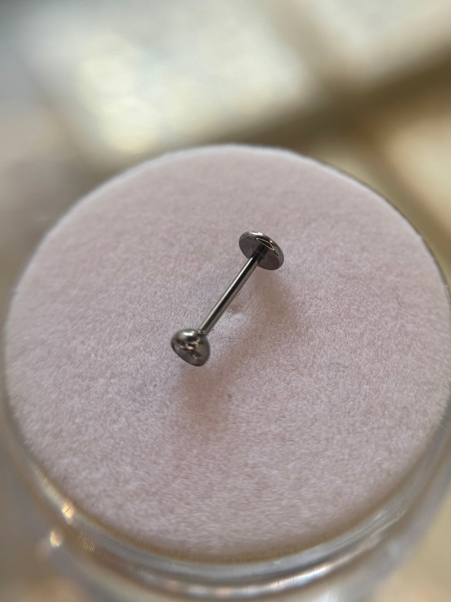 Bordered nose stud push pin