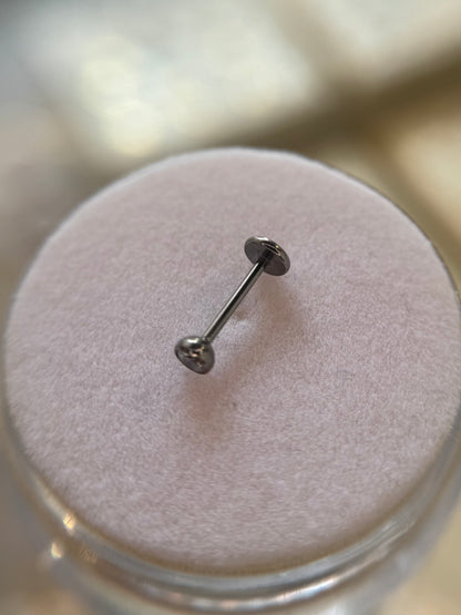 Bordered nose stud push pin