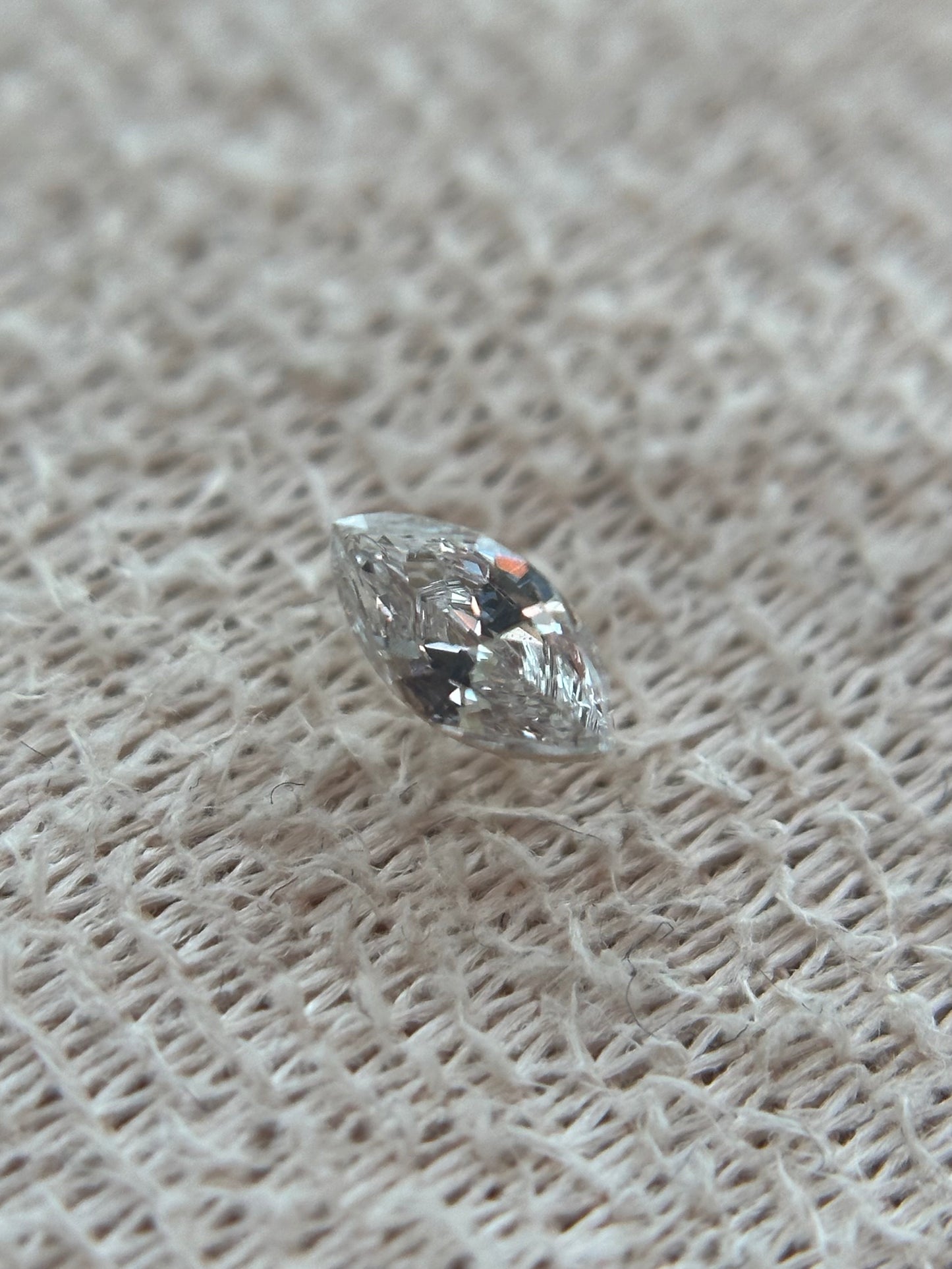 14k Invisible Zuri Stud