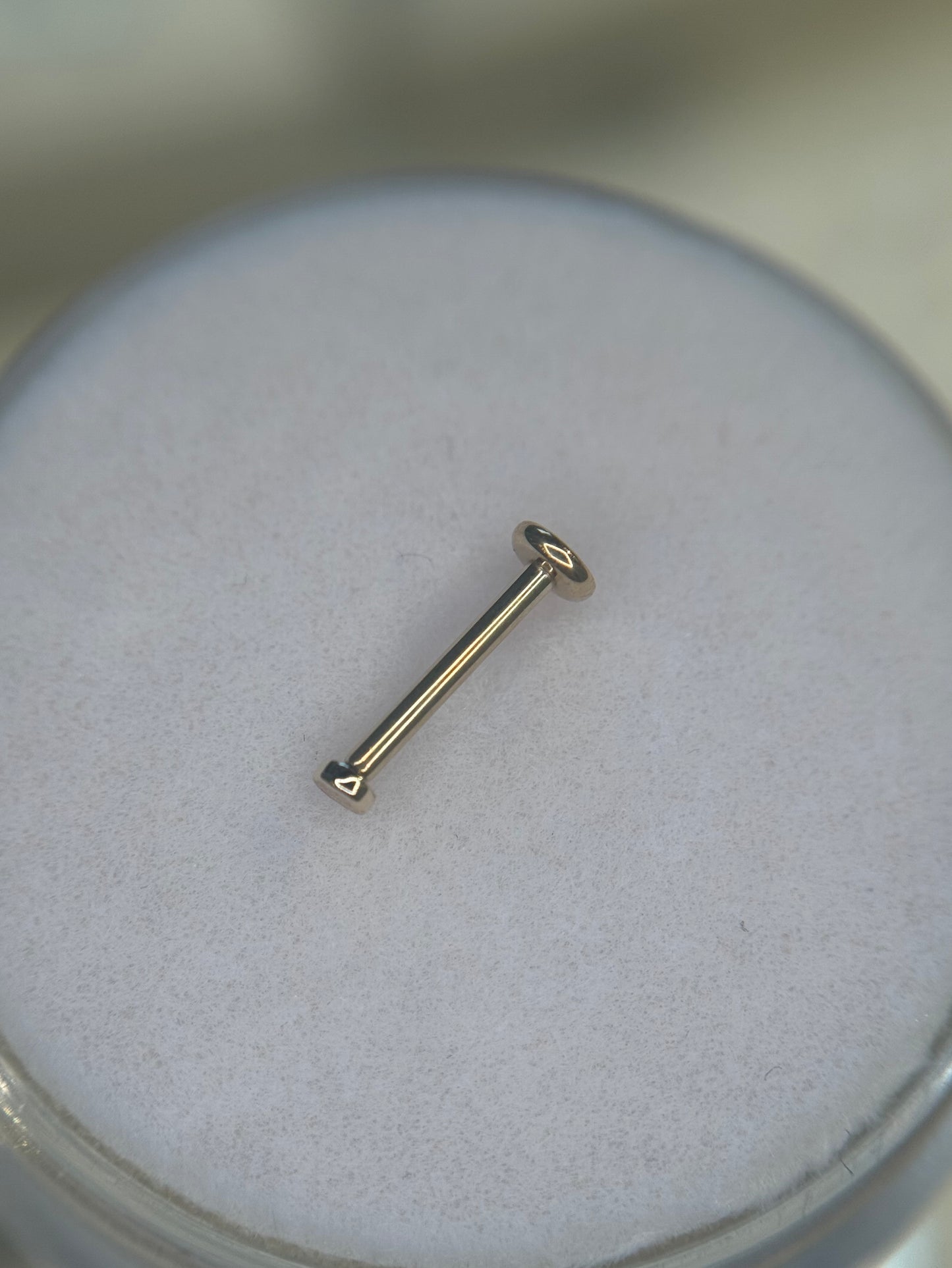 14k nose hammered top