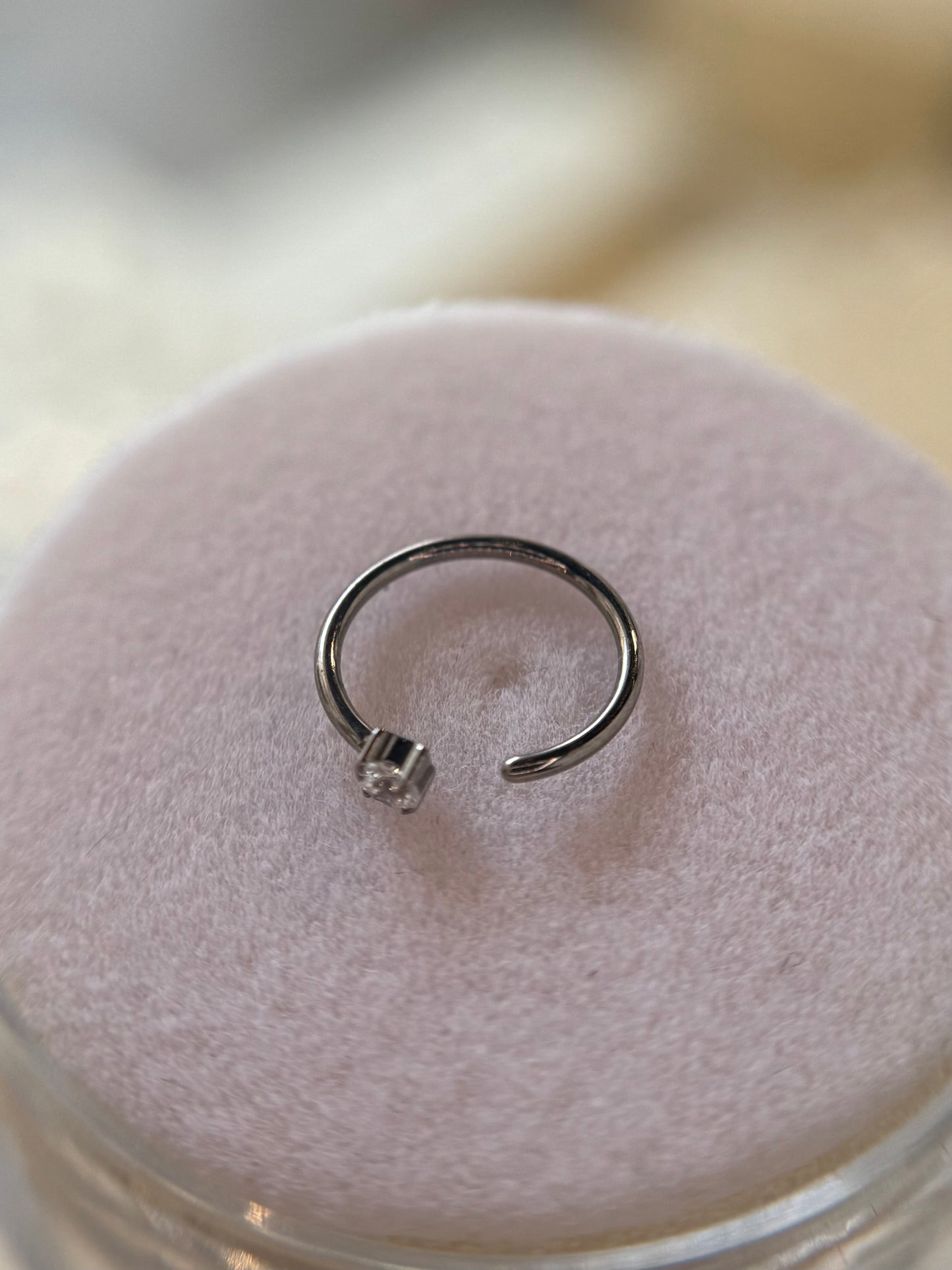 Stud nose ring