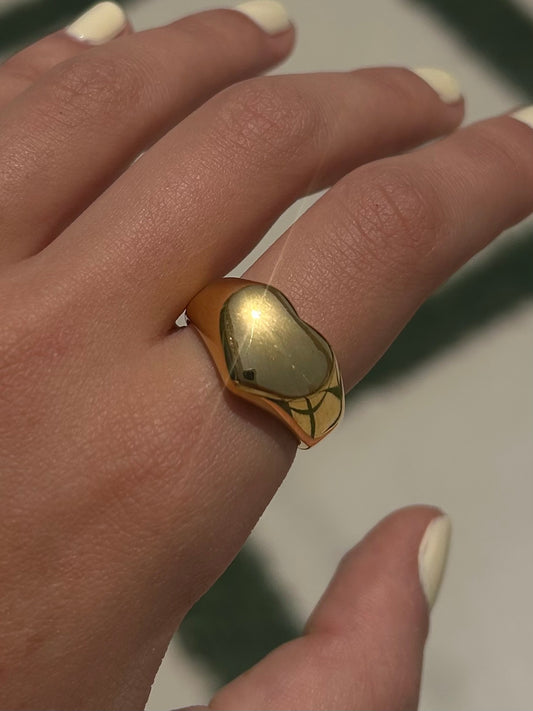 Blobbed Heart ring