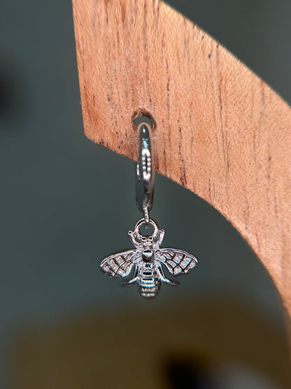 Plain bee pair