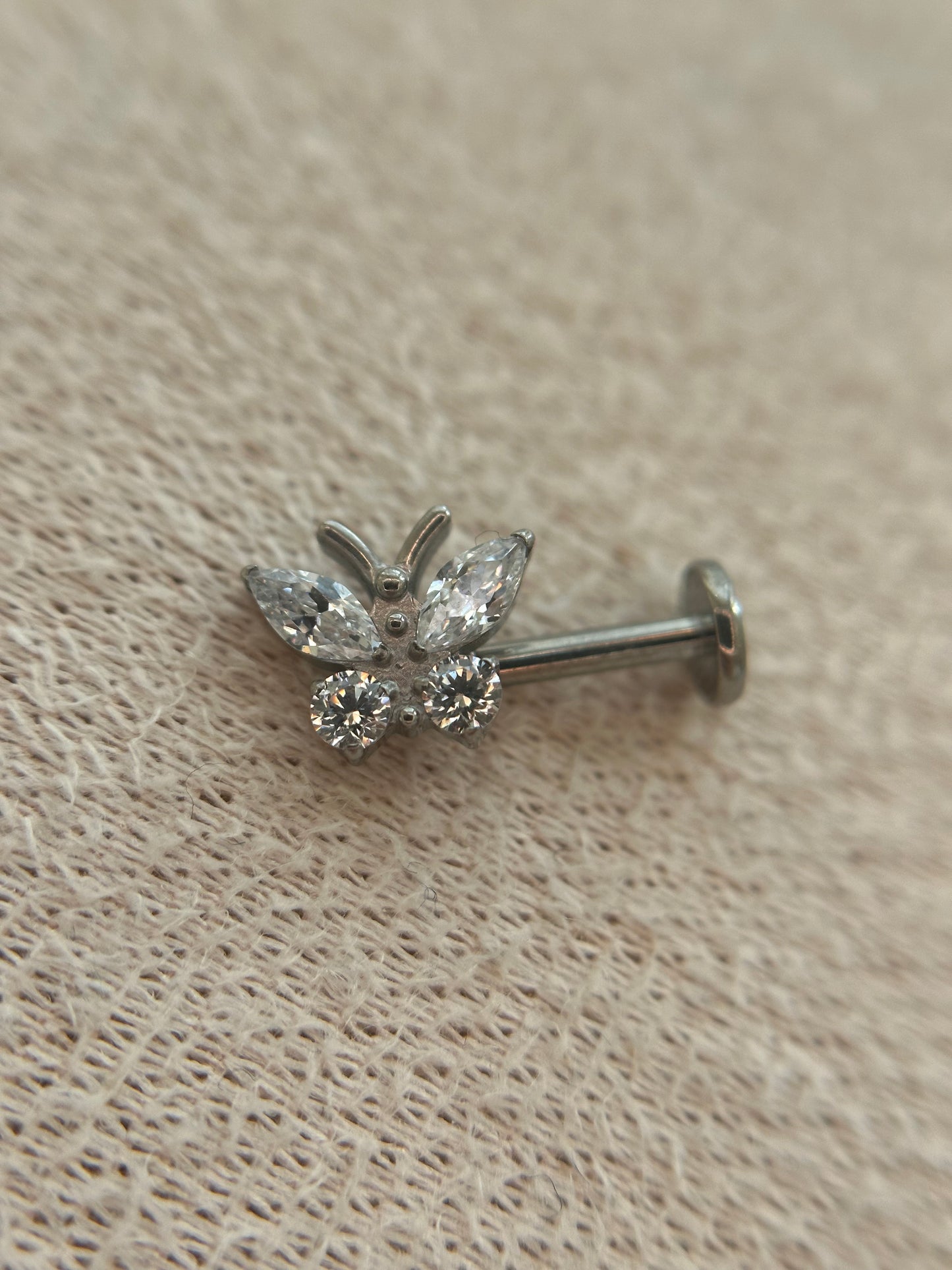 Antenna butterfly Vertical Drop