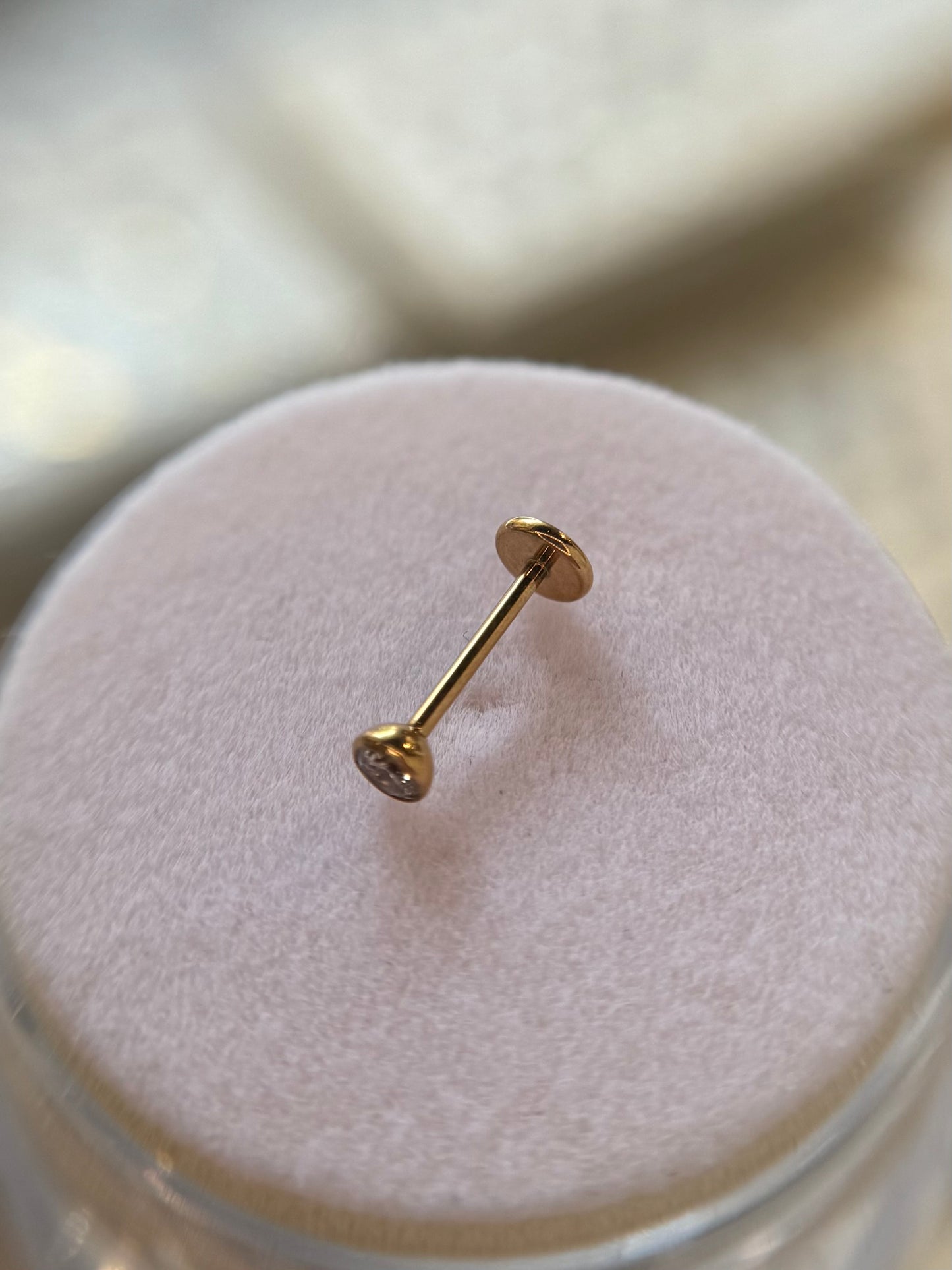 Bordered nose stud push pin