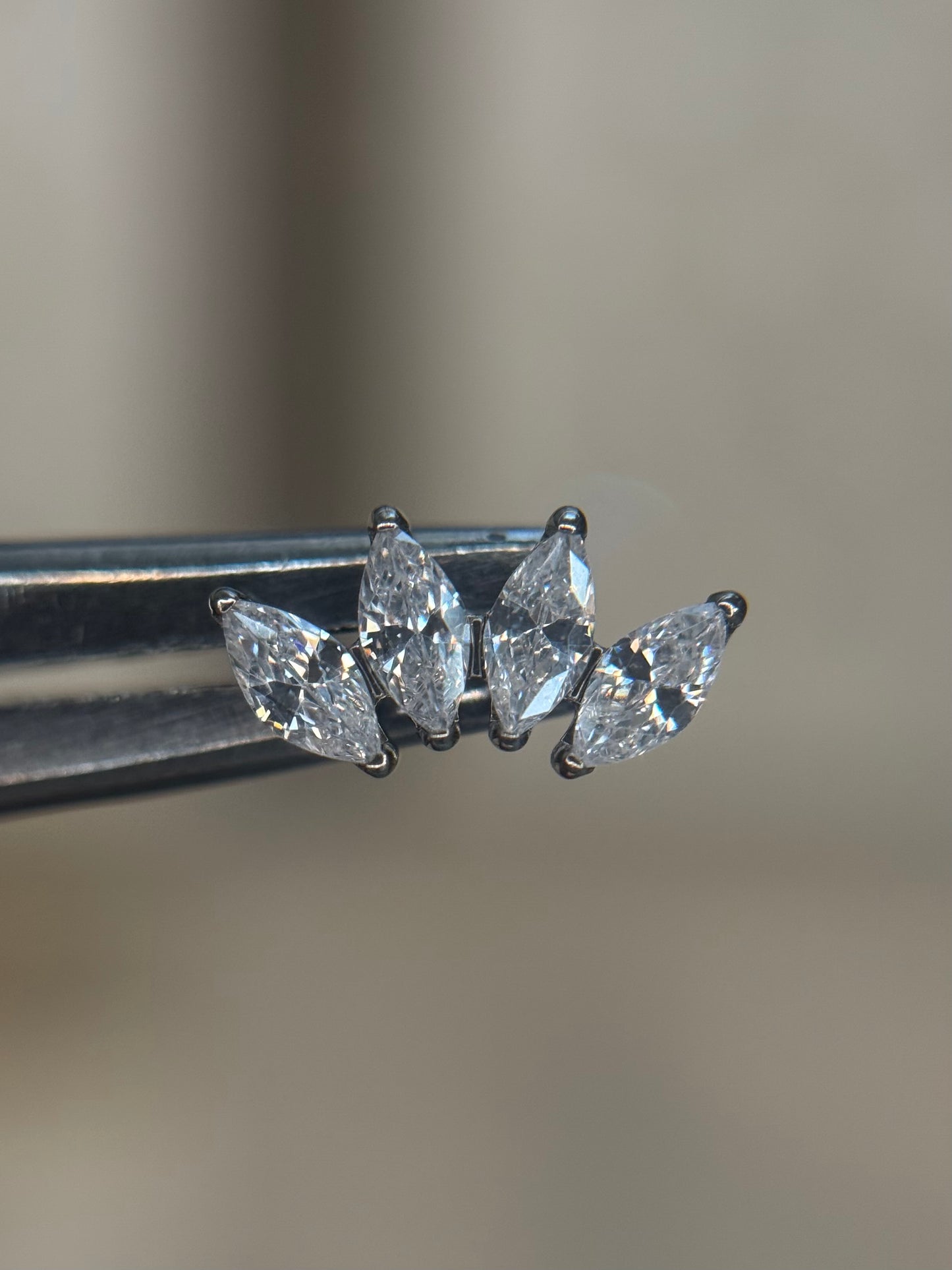 4 Stone Crown
