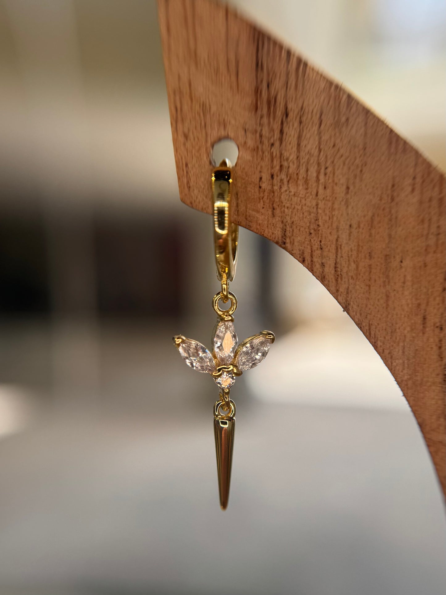 Crown Dagger Pair
