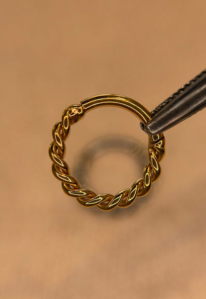 Wire twisted hoop