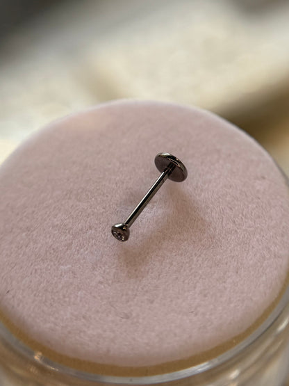 Bordered nose stud push pin
