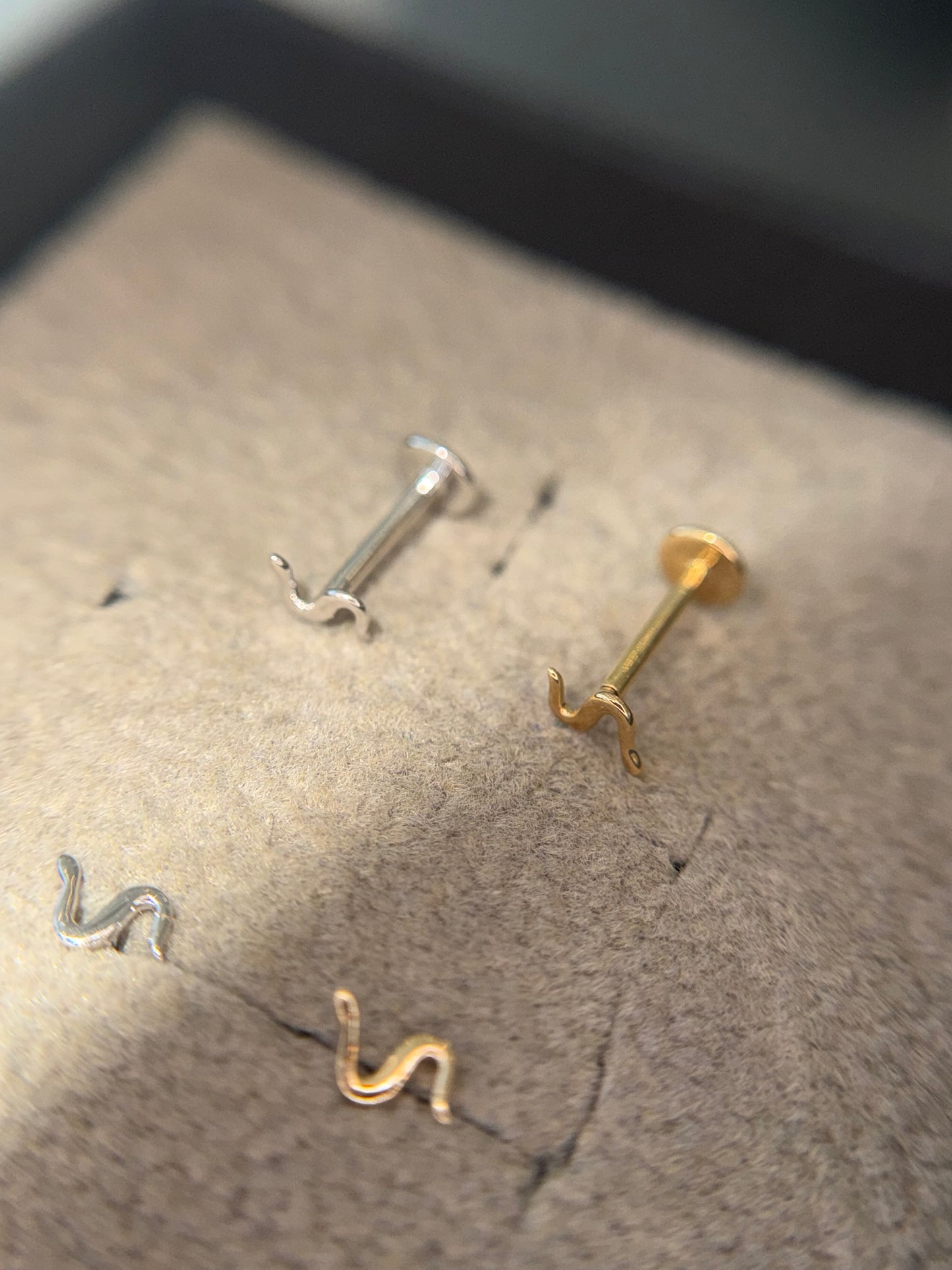 14K Plain Snake