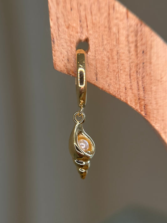 Pearl Seashell Pair