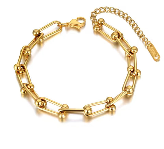 Ball hook chain