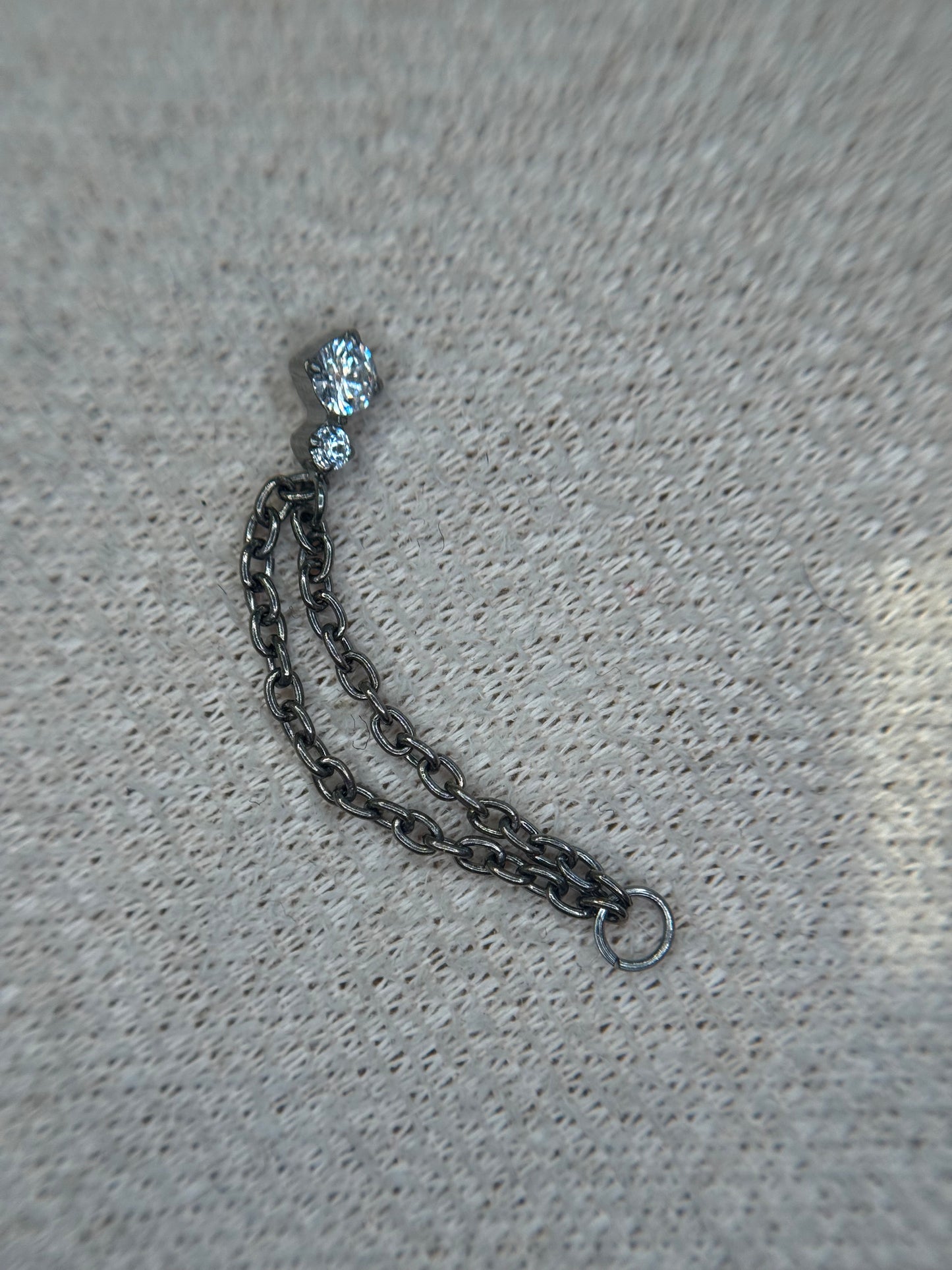 Dos stud chain