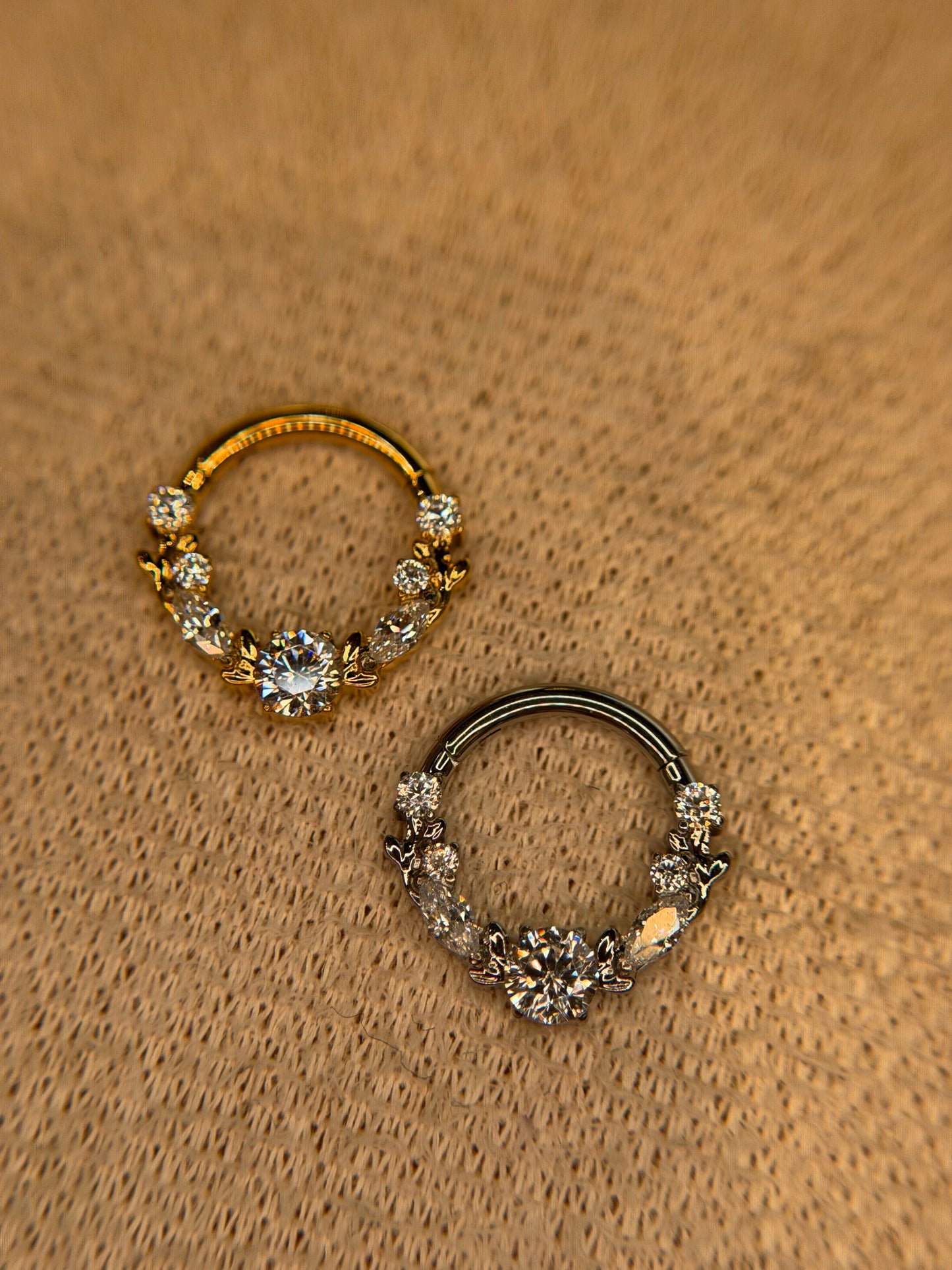Elara hoop