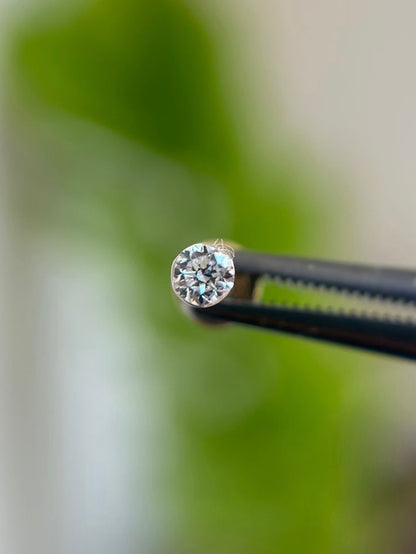 14k Invisible Stone Nose Stud (Lab Diamond)