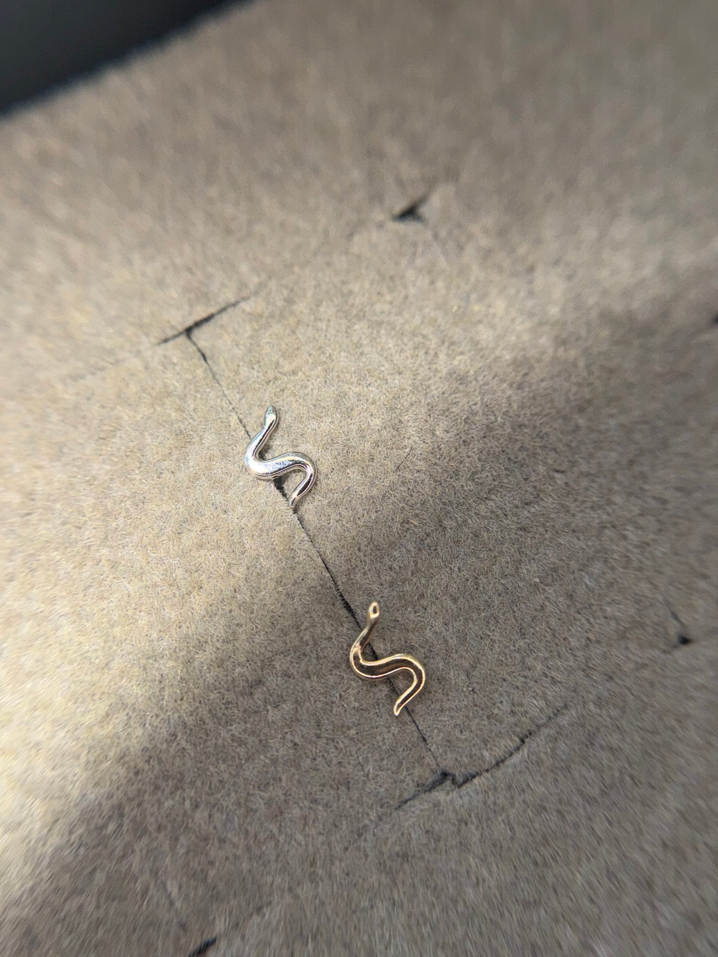 14K Plain Snake