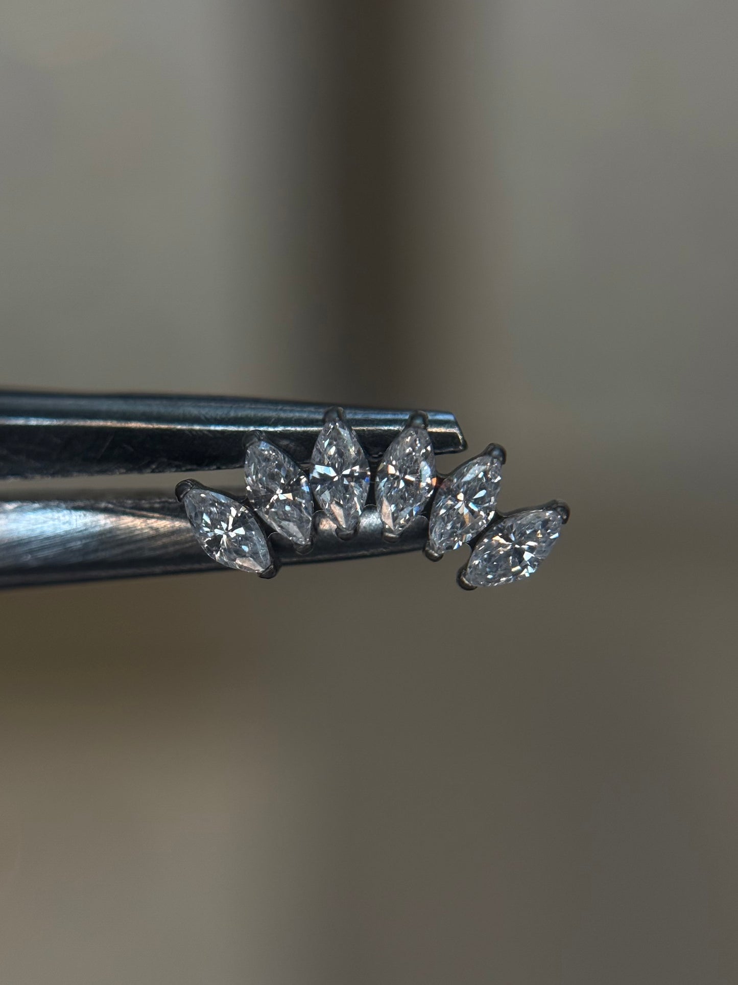 6 Stone Crown