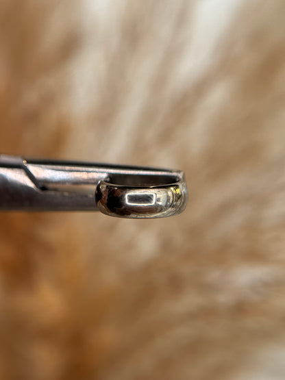 Solid thick hoop