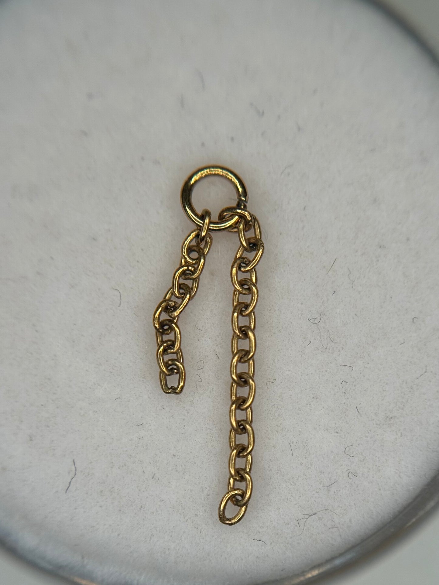 Chain Dangle