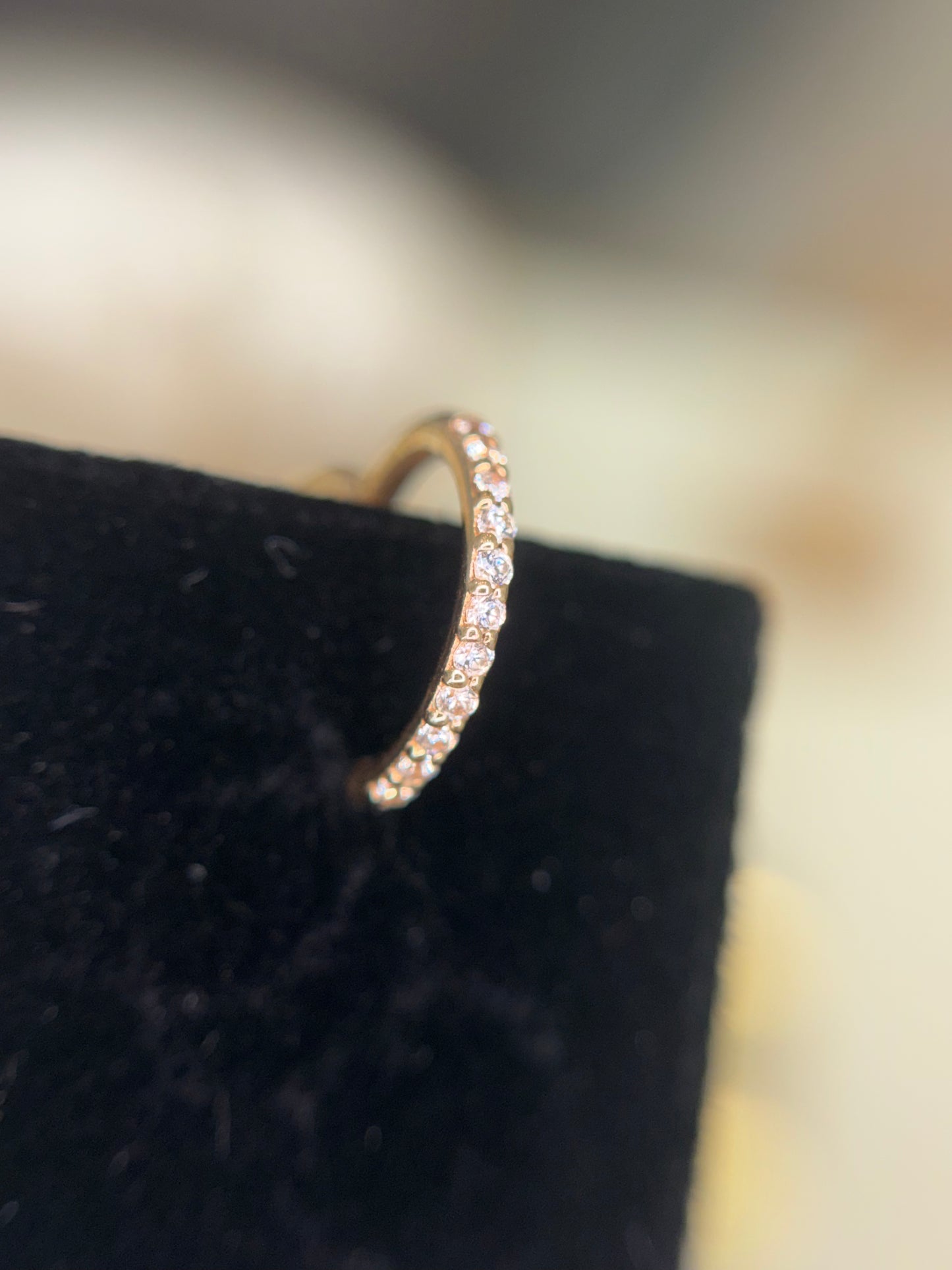 14k Radiant hoop